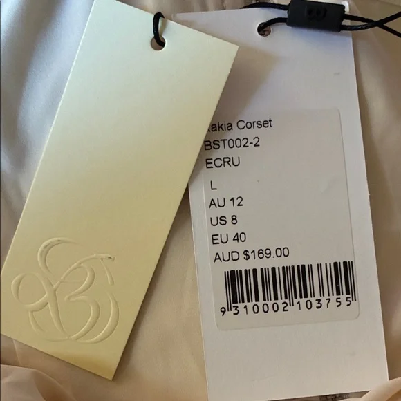 Elegant Cream Women's Blouse - Picture 5 of 6